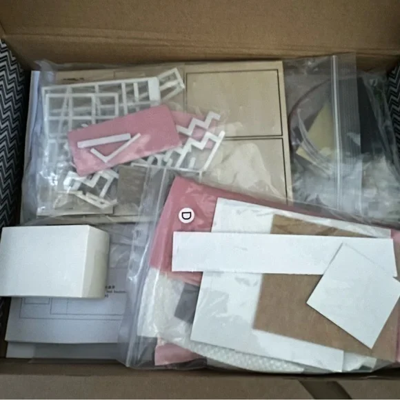 Model Kit Model Kit - Picture 3 of 4